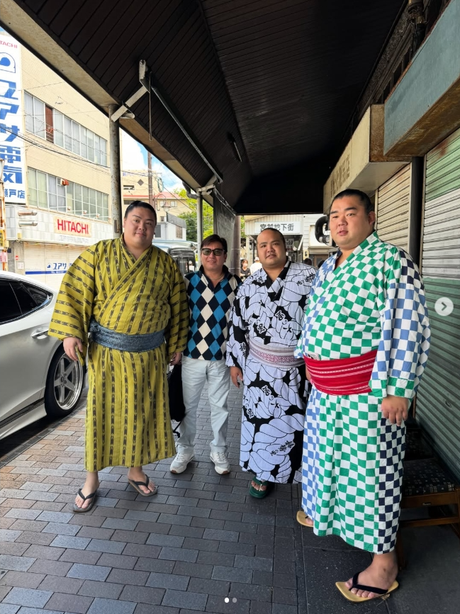 dji1319879's tweet photo. ウナギを食べに、、、
#大相撲名古屋場所 #一山本関 #湘南乃海関 #島津海関 
#ハコスカ
akiraman18/Instagram https://t.co/dNCoB0rFxg