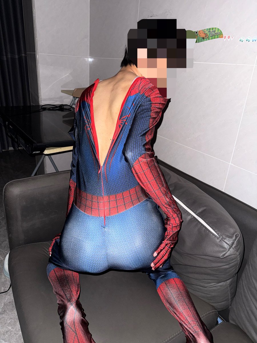 LeonParfait181's tweet photo. 听说蜘蛛侠上映了 你要来我家一起看吗 #spiderman  #top #0m #男同 https://t.co/aL5nic0jpS