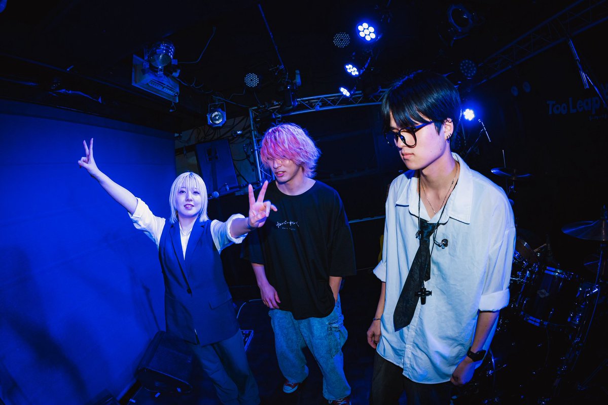 NavyHeretic's tweet photo. ［明日から2日連続ライブ］

7/30(木) 「Cue. vol.9」下北沢Flowers Loft
　≫出演時間17:00〜
　≫出演バンドたくさん！リリース後初ライブ🔥

7/31(金) 「SCRAMBLE」下北沢近松
　≫出演時間18:30〜
　≫終活クラブ× Broken my toyboxのOA🔥

🎟️ https://t.co/rrZBrlpYGX

待ってます！！ https://t.co/OiZ0gebrfG