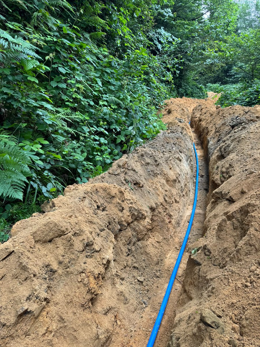 rizeozelidare's tweet photo. 💧 Hemşin - Nurluca köyü içme suyu projesinde çalışmalar başladı

📍 Proje kapsamında;
✅ 2,8 kilometre isale hattı
✅ 2 adet maslak
✅ 2 adet vantuz
✅ 1,6 kilometre ham yol

🫰 Yatırım bedeli:
4.8 Milyon TL

🗺 Kapsam alanı:
•⁠  ⁠180 hane
•⁠  ⁠Yaklaşık 600 kişi

Detaylar: https://t.co/yXMgvT6pAm

#HizmetİçinVarız