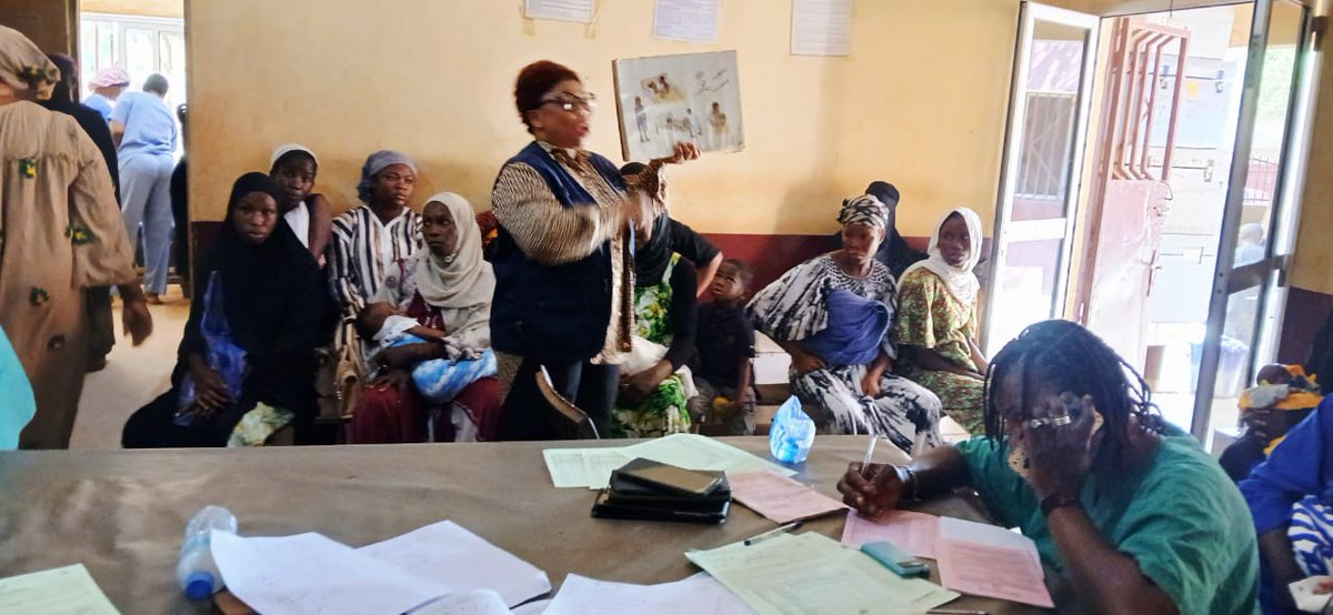 Sevguinee's tweet photo. Au CS de Siguirikoro à Siguiri, 30 femmes enceintes et mères allaitantes ont été sensibilisées sur les modes de prévention du VIH. Transmission, dépistage et la prévention de la mère à l’enfant . Activité réalisée dans le cadre du dispositif SOFIA, financé par @EF_LINITIATIVE https://t.co/fz2bxm5woN