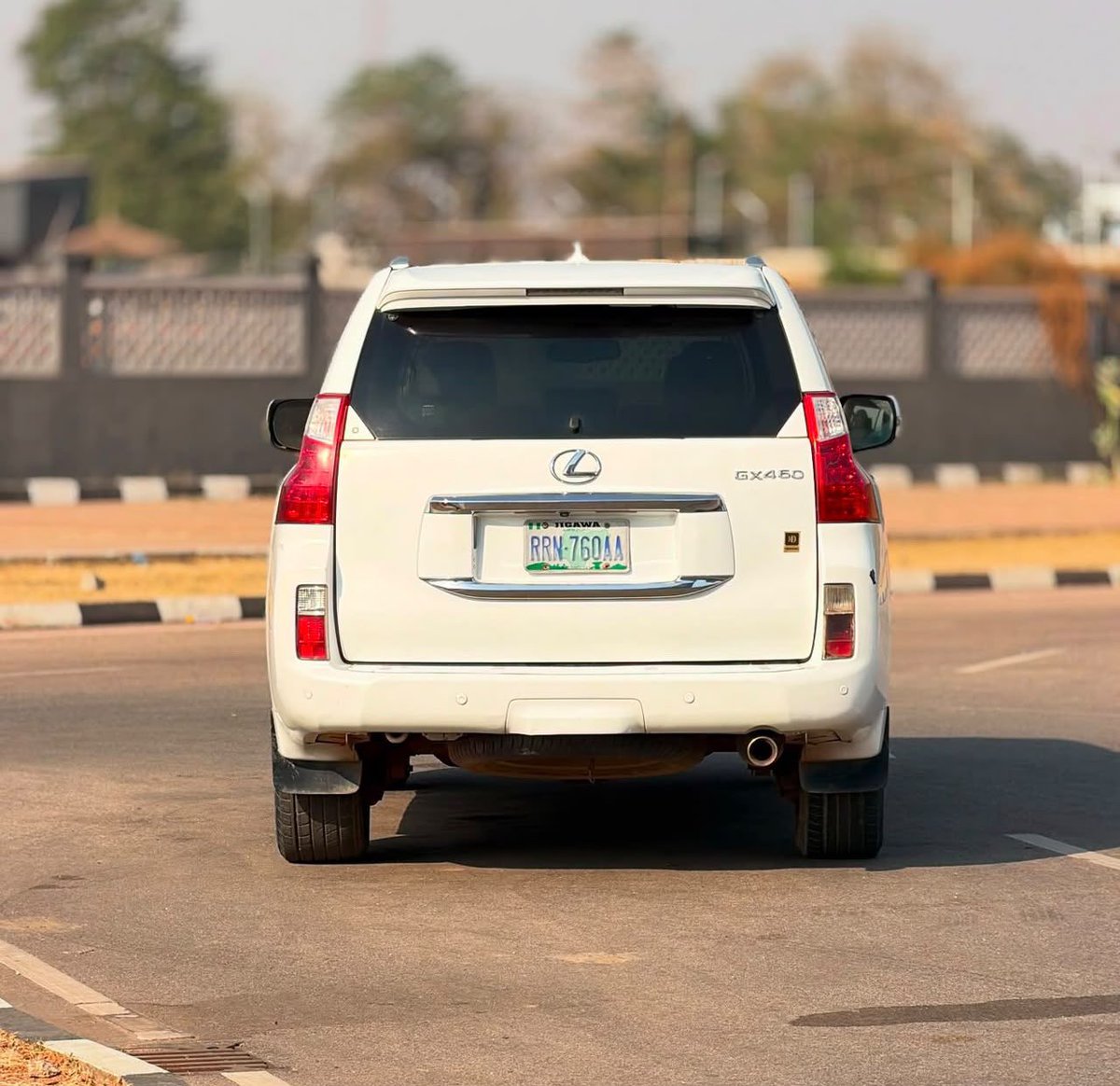 Joycee544's tweet photo. 🤳 LEXUS GX 460
◐➖➖➖➖➖➖◐
✨Full Option✨
◐ Model: 2011
◐ Price💥: ₦15M ..negotiable 
◐ Location: Abuja 🇳🇬 🌎
◐ Duty: Fully Paid
◐ Status: Reg. Slightly Used 

☎️📞 09042416643

◐ 🇳🇬Nationwide Delivery ..After thorough inspection &amp; payment! ✈️ https://t.co/NeqAmsjwiK