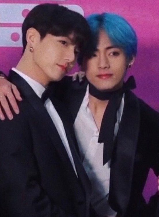 kthjjg's tweet photo. i LOVE the difference in their bow ties 🎀 https://t.co/DqTKtCMswp