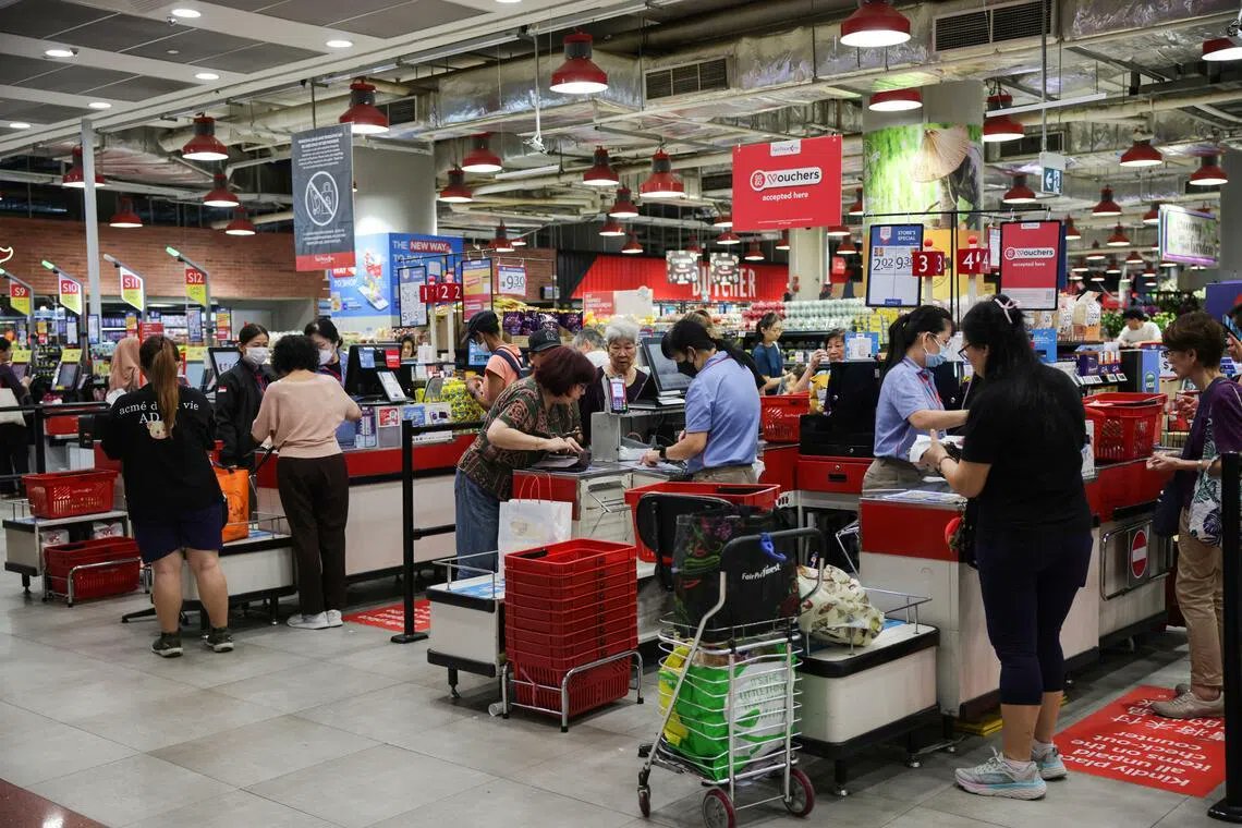 1shareShare1's tweet photo. The latest CDC Voucher rollout and S$900 million support package are providing timely relief for households across Singapore, easing cost-of-living pressures and supporting heartland merchants. https://t.co/JdNM1mqDCc