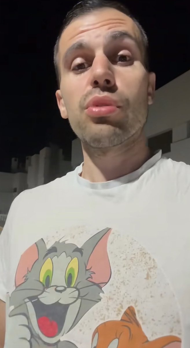 Antoni_Talks's tweet photo. Romain Molina doing stories on fraud, corruption, and sex scandals while wearing Tom &amp; Jerry merch 😭 https://t.co/5lmlBu0Tk3