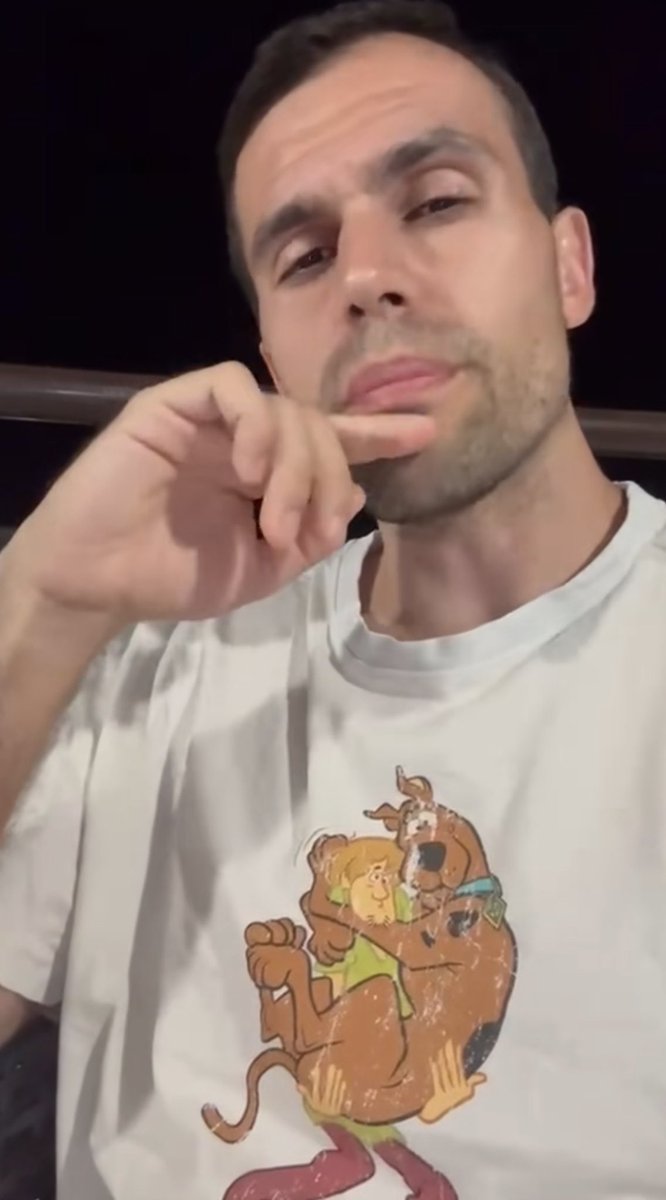 Antoni_Talks's tweet photo. Romain Molina doing stories on fraud, corruption, and sex scandals while wearing Tom &amp; Jerry merch 😭 https://t.co/5lmlBu0Tk3