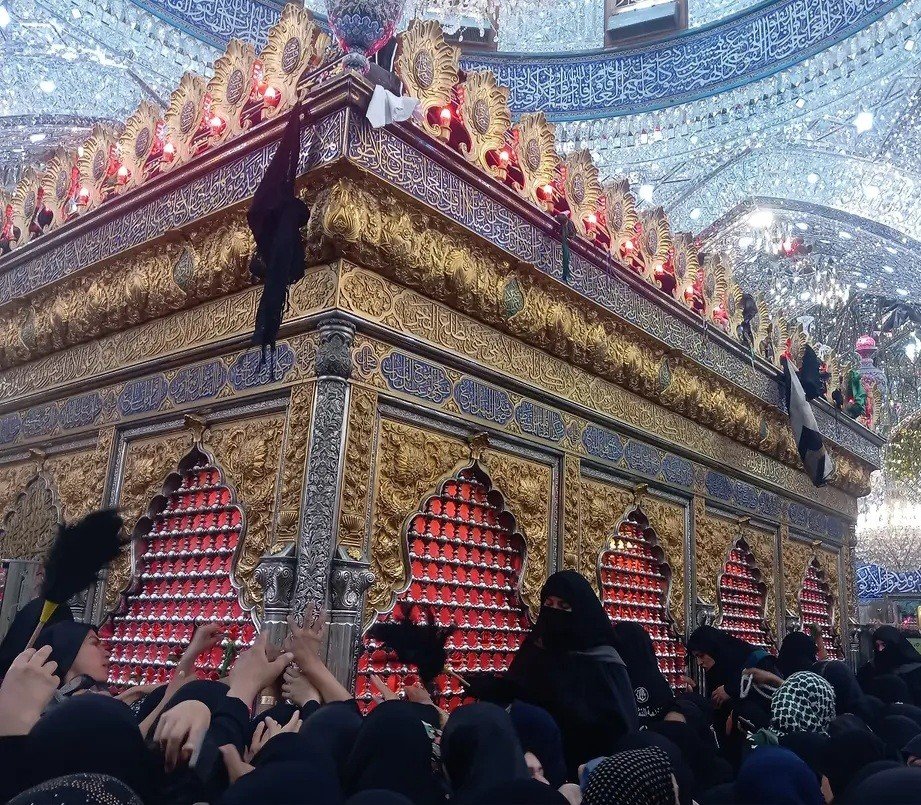 yasi_r313's tweet photo. دعا کنیدکربلام جور شه.
 شد شد ، نشد میرم حرم امام رضا (ع)
#یا_لثارات_الحسین https://t.co/quFKCbVAcZ
