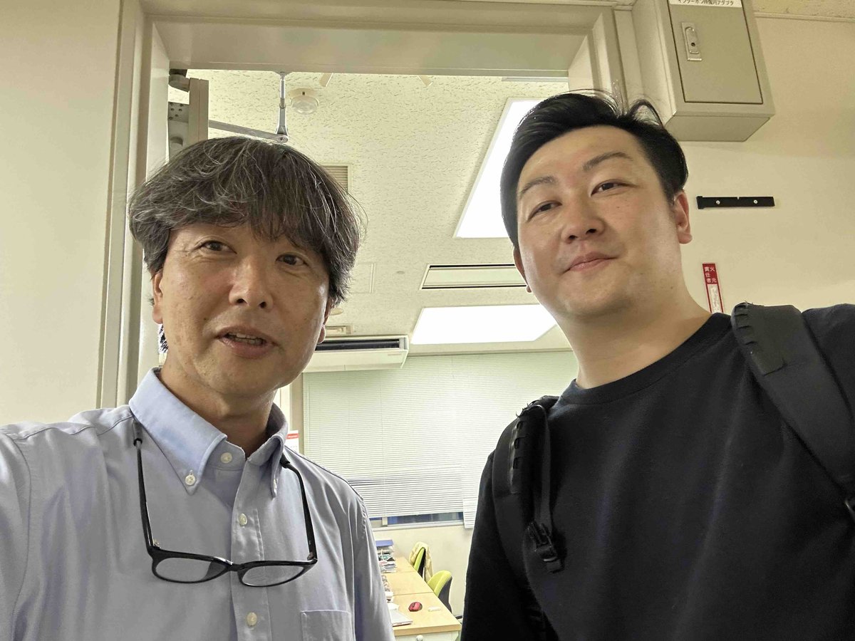 fkttkm's tweet photo. 旅立ちのとき　高橋迪彦くん、学振PDで2.5年いてくれて、8月より名古屋大学テニュアトラック助教に着任　トンボからシロアリ、さらに最近ではカメムシ類の発生進化遺伝学に展開　ラボに釣りブームをもたらした功績（？）も　今後一層の活躍を期待します！ https://t.co/7ZulpgbRTj
