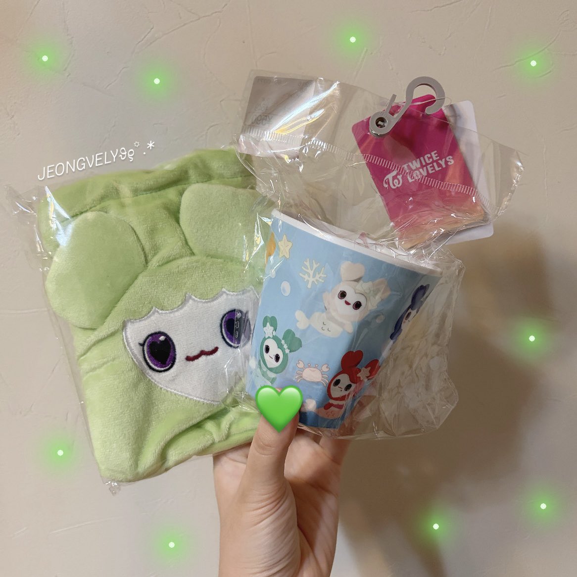 mi__da__tw's tweet photo. しまむらコラボ無事ゲット！人魚のラブリーちゃんかわいい〜！！🧜🏻‍♀️🫧🩵
お父さんに開店前に並んで買ってきてもらった✌🏻 https://t.co/iiLYhJjkdg