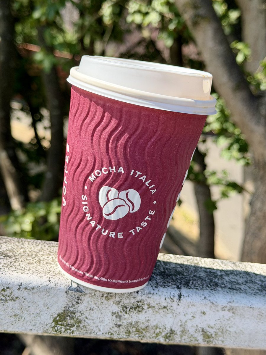 TheWhiskyWire's tweet photo. Nothing like a piping hot cup of walking coffee when the temperature is already nudging 30c at 11am. #CopiousCoffeeQuaffer https://t.co/4O5WnqUi1S
