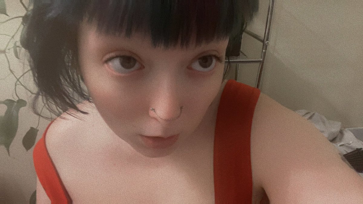 creepyxutie's tweet photo. Goobnight https://t.co/9qKI2cxMRb