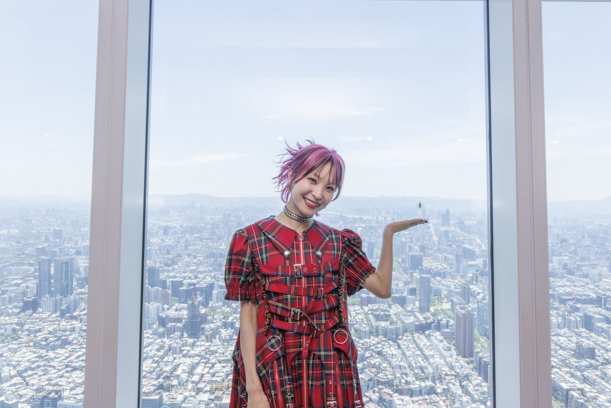 cx_mezamashi's tweet photo. あす30日(木)の #めざましテレビ エンタメPick Up☝️
#LiSA さんにとっての夢の舞台✨台北アリーナ公演に独占密着‼️

#紅蓮華 🎤を現地のファンが大合唱🎵
空港では多くのファンからおかえりコールも🥰
夜市でもライブの㊙️エピソードを教えてくれたよ😂

☆内容変更の際はご了承下さい https://t.co/CmVAQifzzF