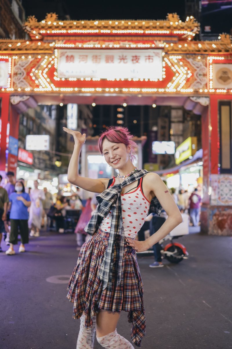 cx_mezamashi's tweet photo. あす30日(木)の #めざましテレビ エンタメPick Up☝️
#LiSA さんにとっての夢の舞台✨台北アリーナ公演に独占密着‼️

#紅蓮華 🎤を現地のファンが大合唱🎵
空港では多くのファンからおかえりコールも🥰
夜市でもライブの㊙️エピソードを教えてくれたよ😂

☆内容変更の際はご了承下さい https://t.co/CmVAQifzzF