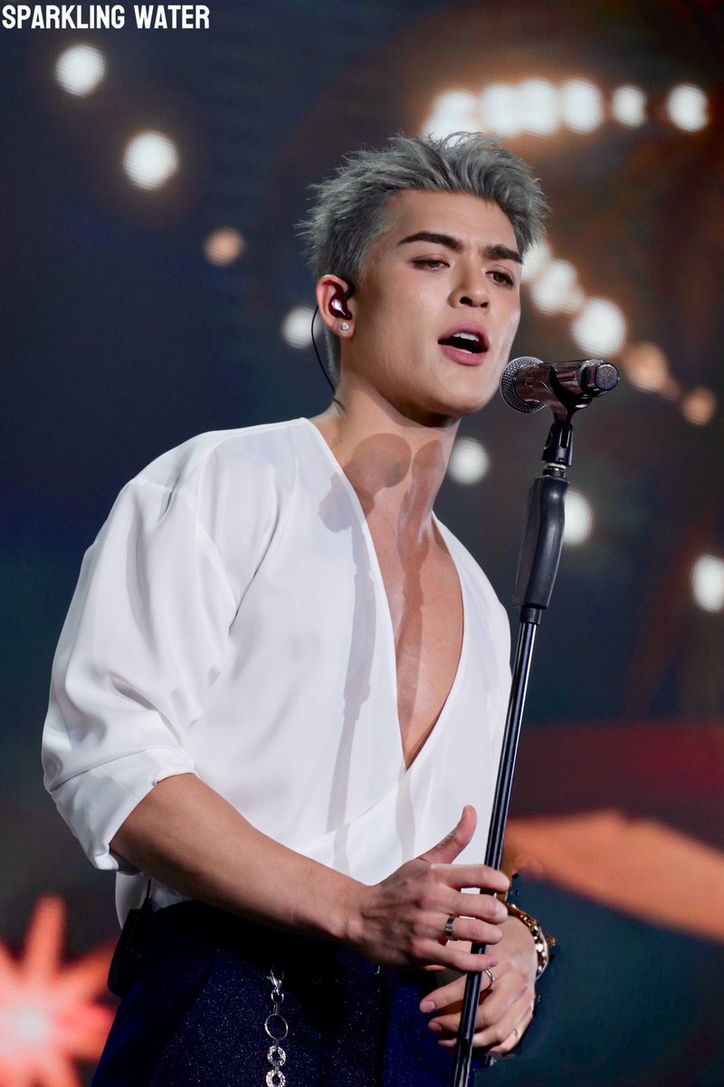 spark_wtr's tweet photo. 🏝️🐻🔥🎶

#JossGawinConcert 
#JossWayar https://t.co/1OQdHmnAzk
