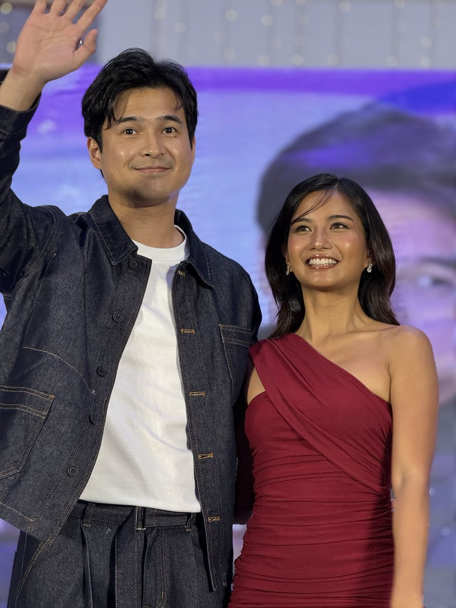 StudioVivaPH's tweet photo. Our #HiYa is here! 💚 Krissha Viaje and Jerome Ponce, who brought Yanna and Hiro to life in Safe, Skies, Archer—the second book of the University Series—join the Grand Media Conference of OUR YESTERDAY’S ESCAPE.
Our Yesterday's Escape coming soon on Viva One. https://t.co/AZmLWGKhwL