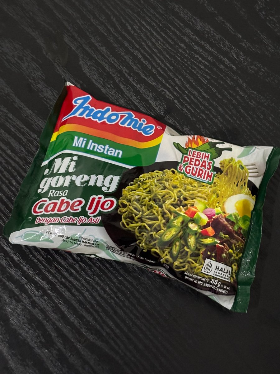 pantungalimar's tweet photo. nyium baunya sama liatnya aja udah ngiler jadi gatega woi harus mam Indomie Cabe Ijo secakep ini! anyway dia udah comeback dan ada yang jumbo juga sekarang, ayo buruan coba juga!! https://t.co/mK4dfUI0Zp