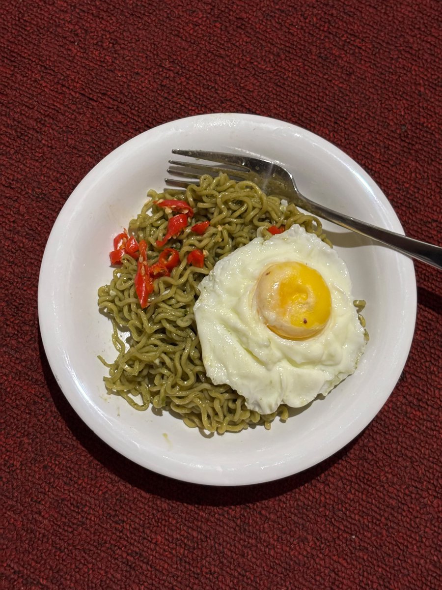 pantungalimar's tweet photo. nyium baunya sama liatnya aja udah ngiler jadi gatega woi harus mam Indomie Cabe Ijo secakep ini! anyway dia udah comeback dan ada yang jumbo juga sekarang, ayo buruan coba juga!! https://t.co/mK4dfUI0Zp