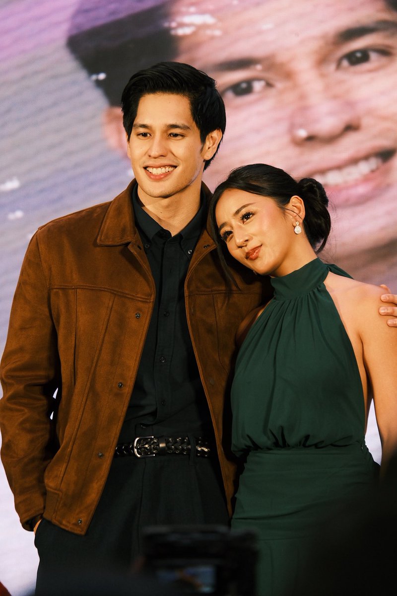 projectarkin's tweet photo. huhuhu sobrang gaganda &amp; pogi

THE ESCAPE BEGINS https://t.co/0fPXqYwJ9m