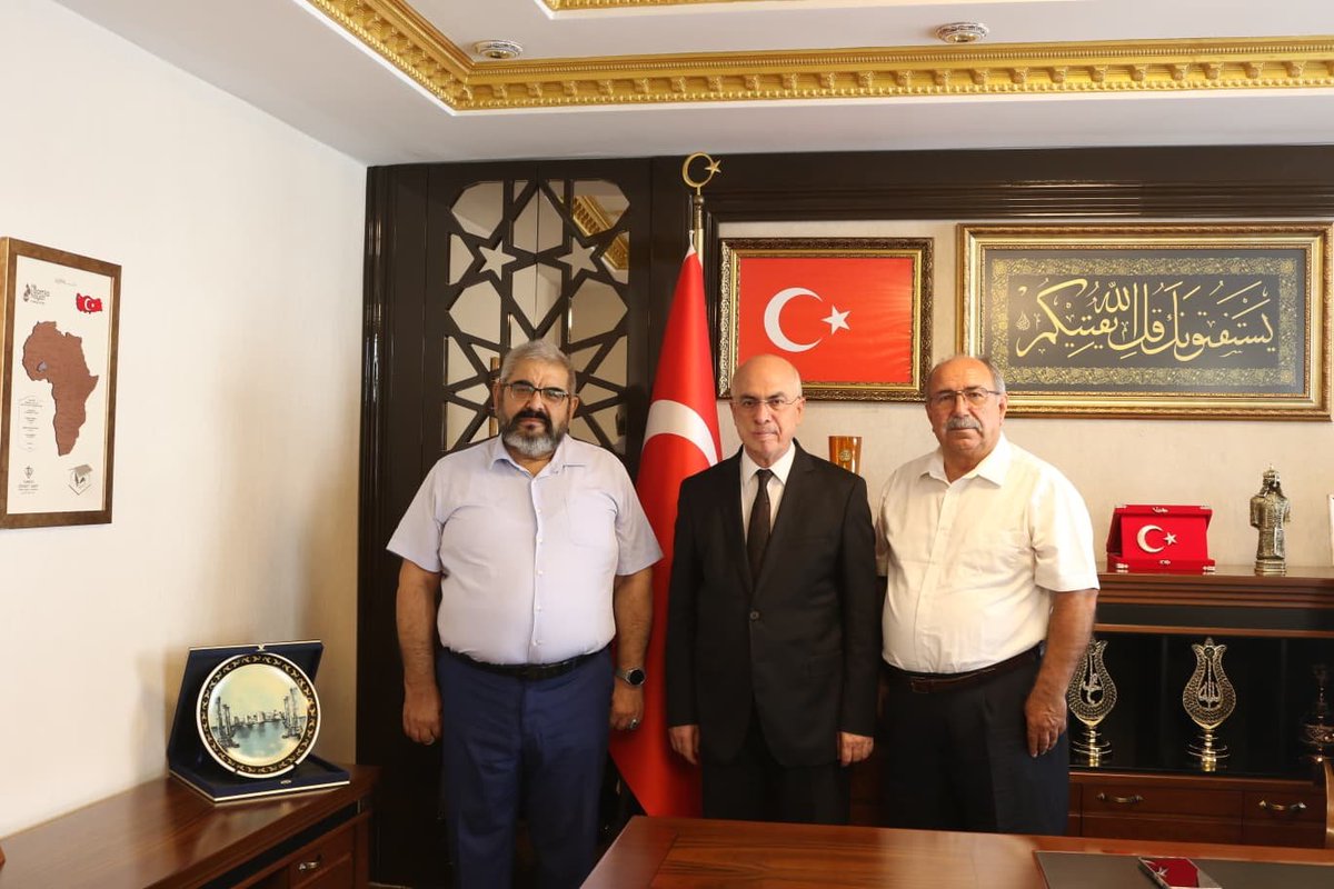 Mehmetsahindede's tweet photo. Mersin Müftüsü Mustafa Tol hocamızı Toroslar Belediyesinde beraber meclis üyesi olarak çalıştığımız Salih Özbay hocamla ziyaret ettik Konukseverligi için teşekkür ederim Salih Ozbay https://t.co/JBFuhuSTB5