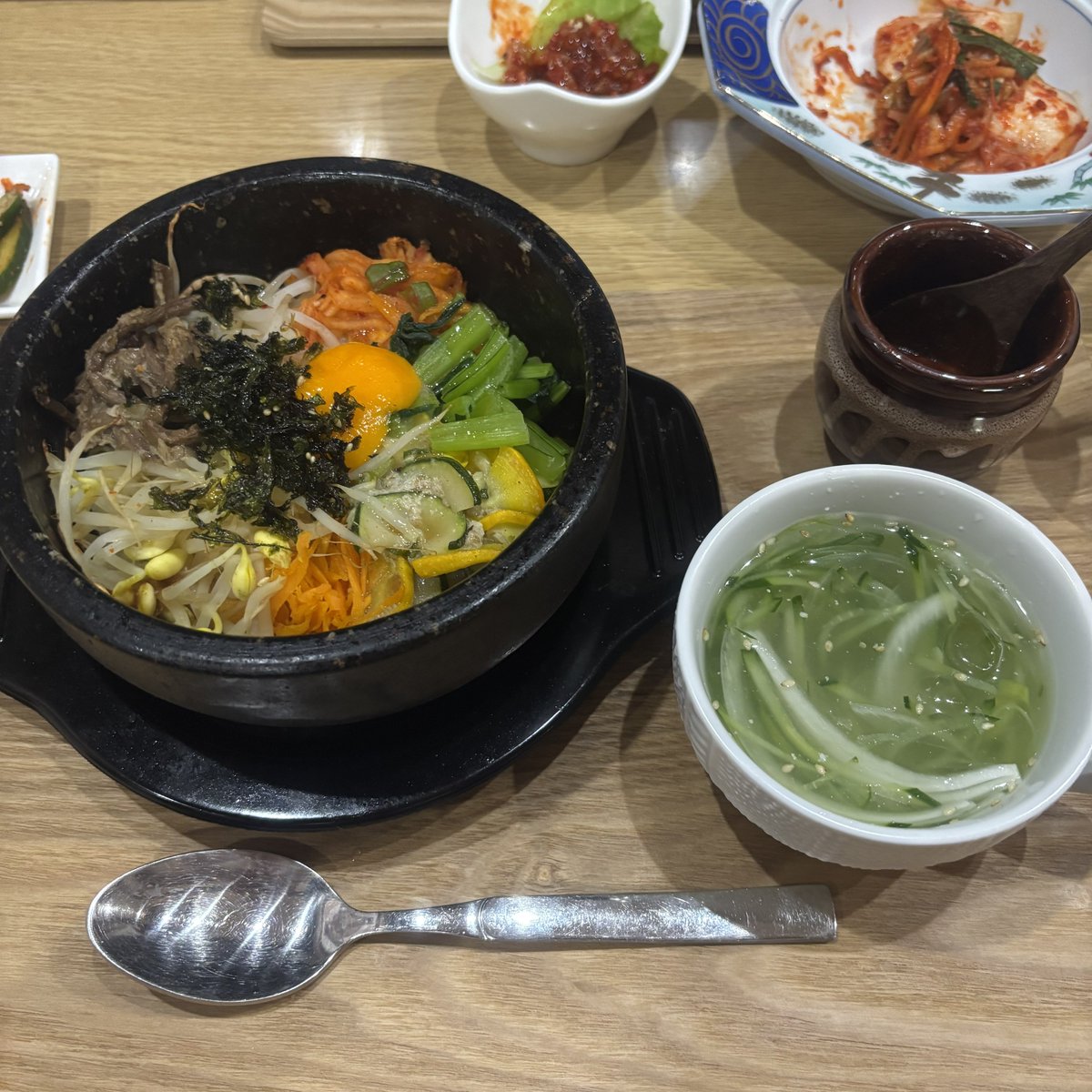 ayusora77's tweet photo. 親友と夜ご飯🌙🍚
韓国料理🇰🇷
美味しかったー😋
キムチ美味しすぎてテイクアウトまでゲット✊💖 https://t.co/SQ2AYPxSyf