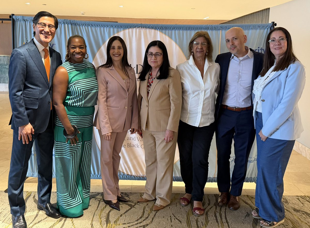 Jamador51's tweet photo. Joined Drs Olga Rodriguez and Debora Silva for conversation about the importance of trust, effective patient communication, health equity, interdisciplinary collaboration, &amp; ensuring that scientific advances translate into better outcomes for patients.
#NMA2026 #NMAPuertoRico26 https://t.co/7W7UPFIMHm