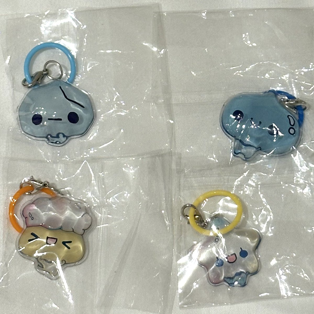 naatamuu's tweet photo. 【交換 買取 譲渡】めじるしアクセサリー 平成ファンシー キャラクターズ ぷくぷくあわわちゃん まじかるみゅーちゃん フワフワらびちゃん

譲）1枚目セット、2枚目セット

求）定価(＋送料)

都内手渡し / 郵送

お気軽にお声掛けください🙇🏻‍♀️ https://t.co/9MGO6qr2he