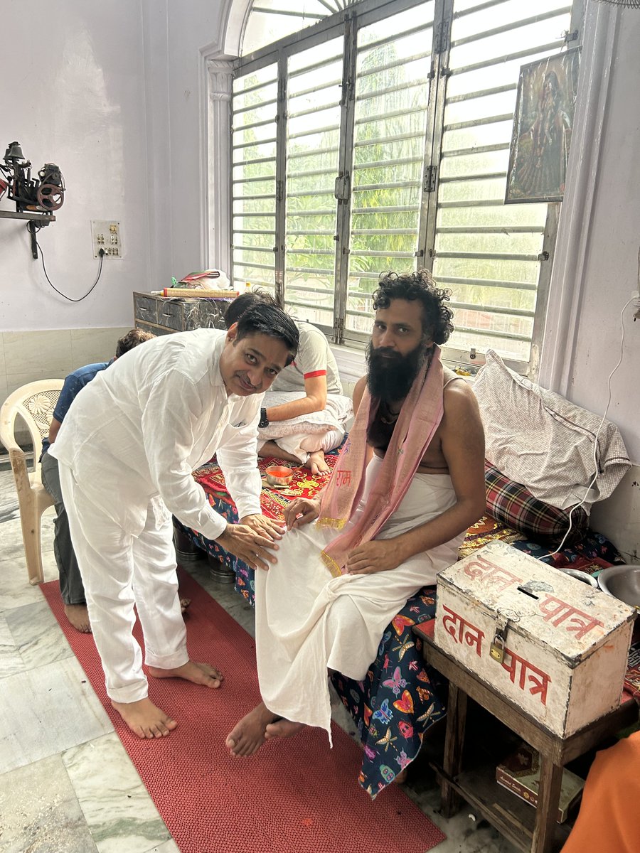 om_rexwal's tweet photo. गुरु पूर्णिमा पर तिलपत बाबा सूरदास मंदिर और पंचमुखी हनुमान मंदिर में जाना हुआ और पंचमुखी हनुमान मंदिर जी के महंत अरविन्द दास महात्यागी जी का आशीर्वाद लिया ।
#naharpar #sehatpur #Sector91 #BJPHaryana #phanindranathsharma #NayabSinghSaini https://t.co/dm9KoDxk3i