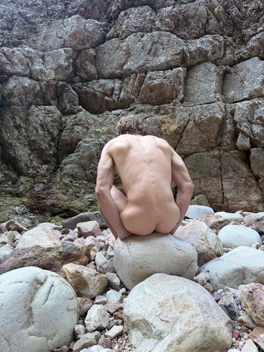 ryan_gainzz's tweet photo. slide it in me already https://t.co/N96PcKglL4