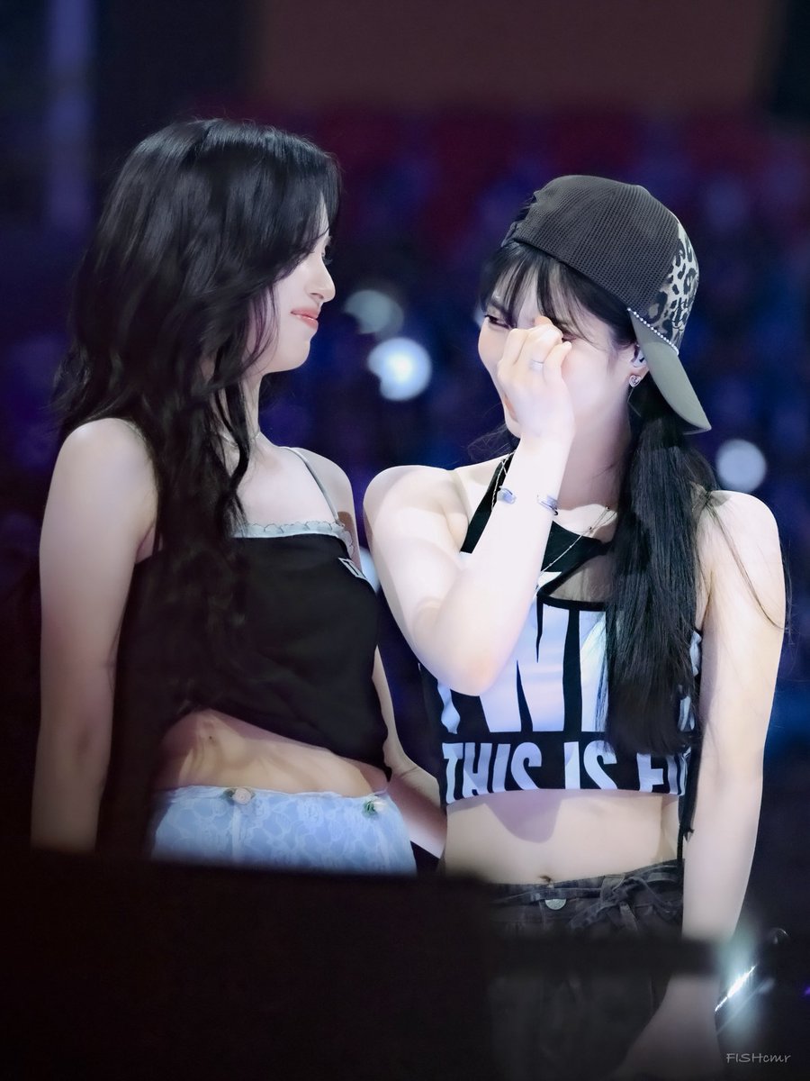 fishcmr's tweet photo. 260712 THIS IS FOR in SEOUL Day3

우리 애기🤍🥹

#TWICE #MOMO #SANA #MINA #DAHYUN
#트와이스 #모모 #사나 #미나 #다현 
#モモ #サナ #ミナ #ダヒョン https://t.co/1wv5gb4O5s