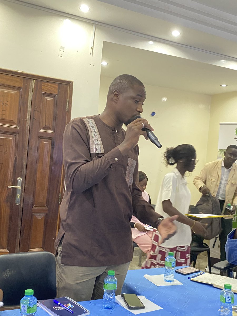 Naturefreind's tweet photo. Mamdou Sow  Directeur des Études de l’ISDD a rappelé, dans son allocution, l’importance fondamentale que l’Institut accorde au droit de l’environnement. Un engagement qui se traduit par la collaboration entre l’ISDD et Action pour la Justice Environnementale (AJE), au service du renforcement des compétences et de la promotion de la justice environnementale.
@FundHumanRights @LEFJustice @terangalab @Actionjusticee1