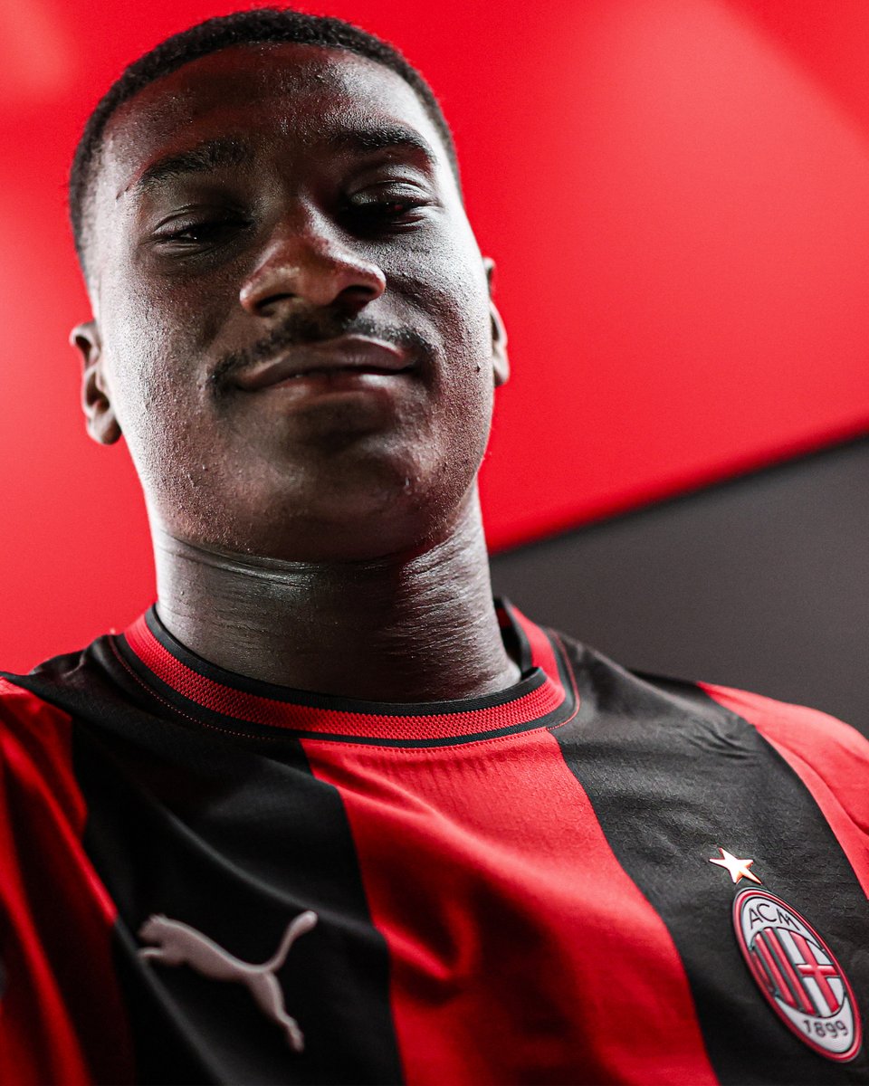 acmilan's tweet photo. On set with Diawara 📸 https://t.co/LBYs55uPDR