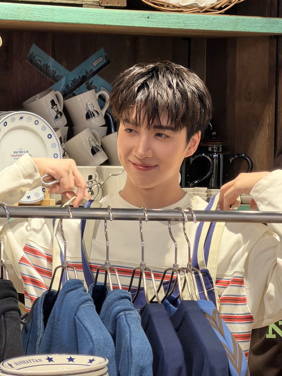 ann_srisook's tweet photo. แสนดีที่สุด วันนี้เห็นยิ้มแล้ว ยิ้มเยอะๆนะครับ🦥😊

#JUNG_PERSES
#FishsEddyThailand
#nikoandbangkok
#PERSES #PERSES_TH https://t.co/VgU6Ow3nxO