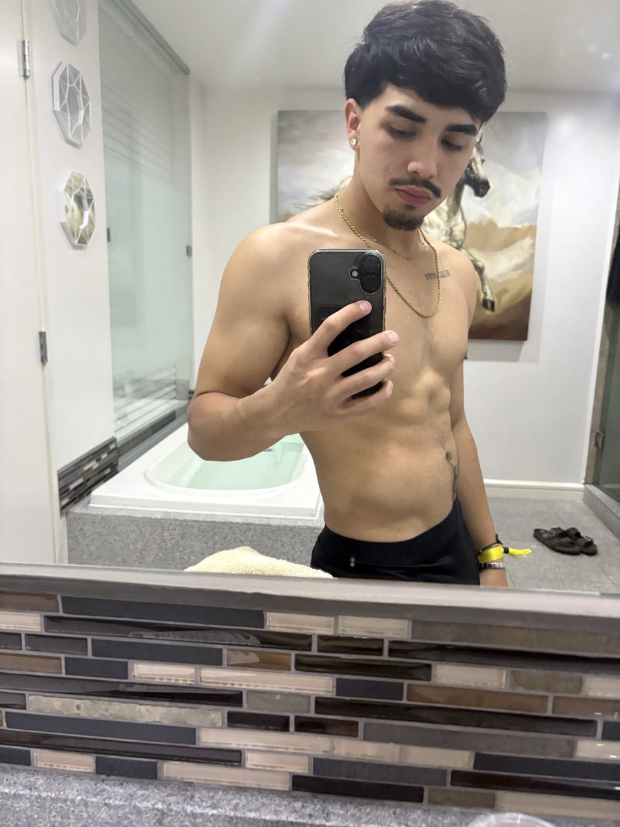 Rixardo_83's tweet photo. ¿Quieres ver más? 👀🤭
I got more for you… 💦
Sub to my UV to see what I don’t post here 👀👇
https://t.co/0e5H3Aysld https://t.co/dD6Ldo74A4