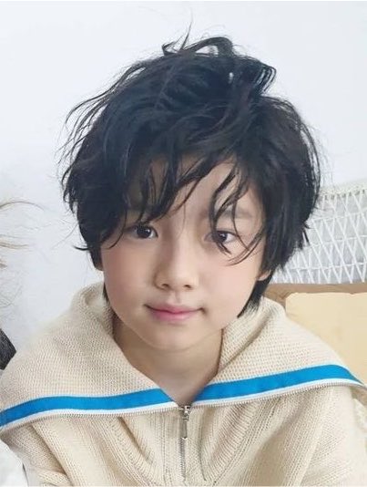 jhncoer's tweet photo. 근데 주훈이 인생에서 볼살 제일 많았을 때는 초등학생 때인듯 젖살이라고 불리는 그 볼살이요.. https://t.co/wxCBESXDlm