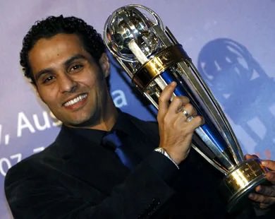 y20_pro's tweet photo. @YounisMahmoud10 في مثل هذا اليوم تم تكريم الأسطورة ياسر القحطاني بجائزة افضل لاعب في آسيا 🇸🇦🤞🏻 https://t.co/s3anwEID3S