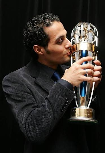 y20_pro's tweet photo. @YounisMahmoud10 في مثل هذا اليوم تم تكريم الأسطورة ياسر القحطاني بجائزة افضل لاعب في آسيا 🇸🇦🤞🏻 https://t.co/s3anwEID3S