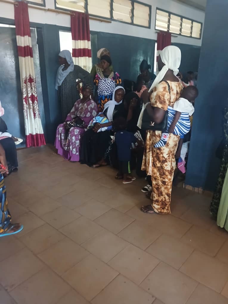 Sevguinee's tweet photo. Kouroussa ! 45 participants ont été sensibilisés sur l’importance de la planification familiale au CS de Wassabada. Espacement des naissances, santé de la mère et de l’enfant au cœur des échanges. Activité menée dans le cadre du projet SOFIA, financé par @EF_LINITIATIVE https://t.co/ja9mw65BcD