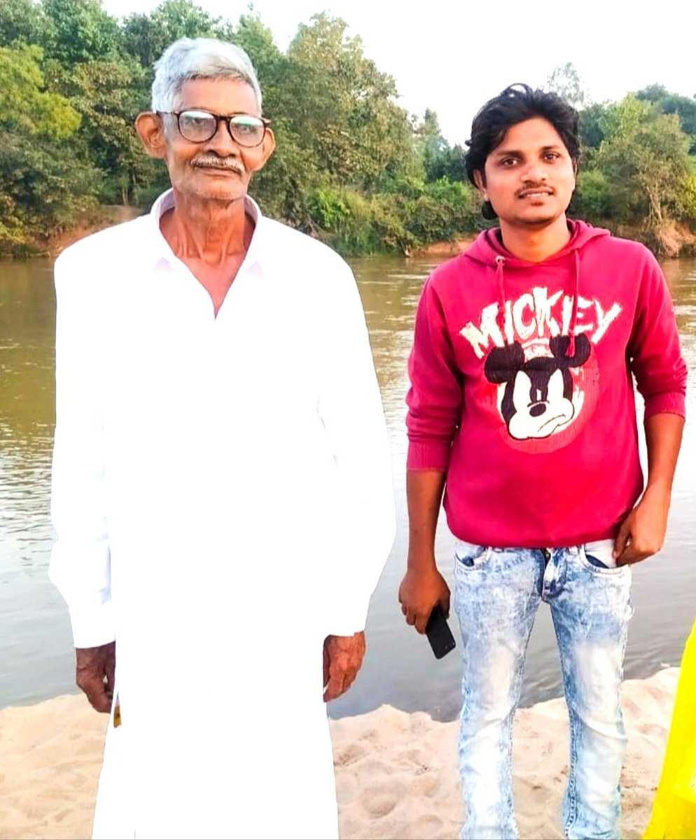 directedbykrish's tweet photo. మంచి DNA ఇచ్చిన నా తండ్రికి,
పోయెట్రీ మీద ప్రేమని చెప్పిన #యండమూరి గారికి,
సినిమా గురించి చెప్పిన గురువు #కృష్ణవంశీ గారికి,
వ్యక్తిత్వాన్ని నేర్పించిన గురువు "పూరీ" సర్ కి❤️🙏🙌😘
"గురు బ్రహ్మః, గురు విష్ణు,
గురు సాక్షాత్ పరబ్రహ్మః,
తస్మైశ్రీ గురవే నమః"
#గురుపౌర్ణమి శుభాకాంక్షలు https://t.co/G05ub1Lrpv