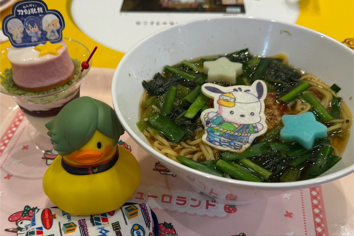 emon_mochi's tweet photo. ピューロランド行ってきました〜！グッズがほぼ全部残ってて感動しました✌️アトラクションも待てば乗れる感じだったので、2種類楽しんできました。階段の横に魅惑のポム尻スポットがあってたまらなかったです。 https://t.co/WvgEEtWWWP