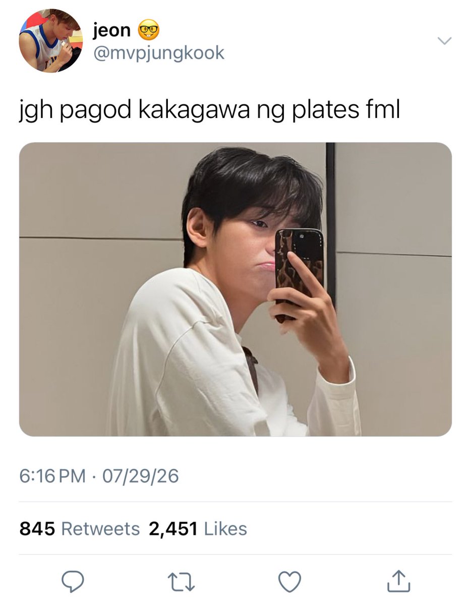 9597THVJK's tweet photo. an #taekook filo au where,

kth acts like jjk doesn't exist on campus, but secretly runs the biggest fan account for the school's UAAP basketball captain. 

one forgotten account switch and he accidentally doxxes himself to the one person he swore would never find out. https://t.co/HjeGvFt0Gw
