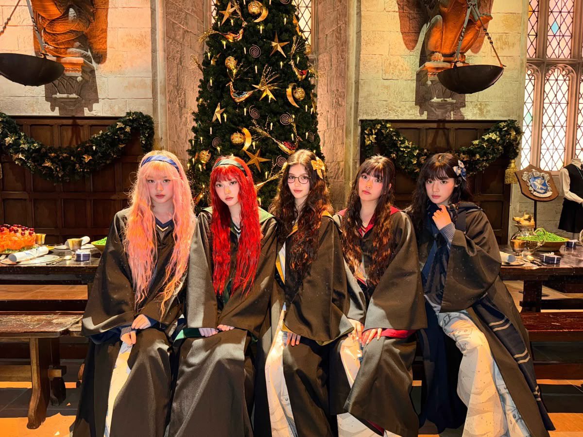 AboutMusicNWJNS's tweet photo. NewJeans x The Wizarding World. https://t.co/sOLr6hQdZR