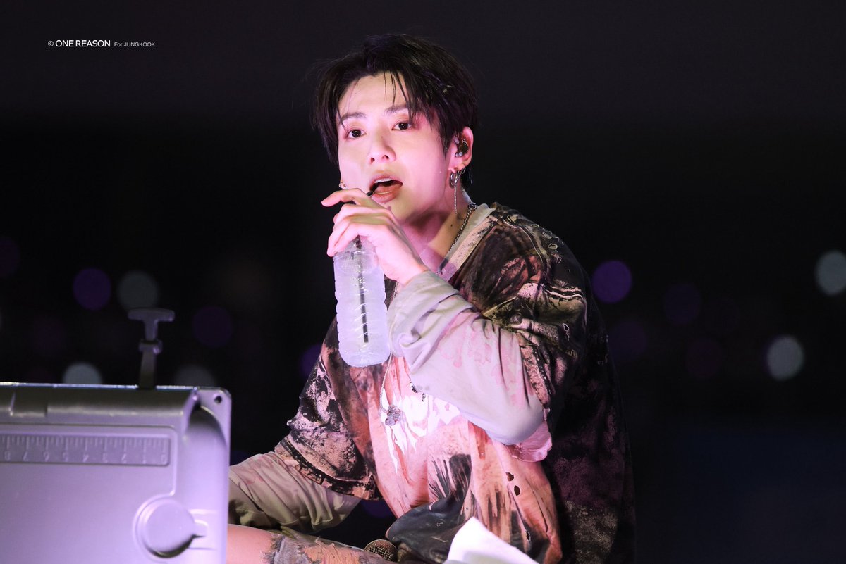 ONE_REASON_JK's tweet photo. 260613 부산콘서트 

귀여워 애기가태💜
#정국 #JUNGKOOK #BTS @BTS_twt https://t.co/y7LoO5KNOS