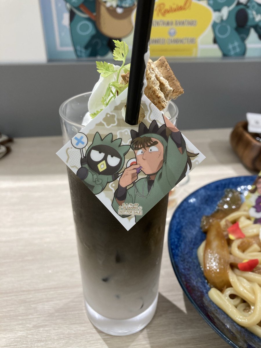 obusawa's tweet photo. 本日は友人のお供で忍たま✖️サンリオコラボカフェに来たのだった…！サンリオ的可愛い感じの空間にてフードバトル開催の儀☕️
山田先生のラテも啜ったし満足である🙏✨ https://t.co/CVxl2OqaLH