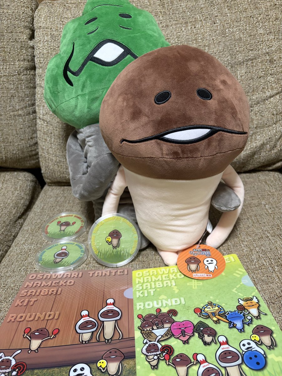 yomeko_nnf's tweet photo. 昨日、夜行ってきました！
クリアファイルは3枚ゲット。
もちろんそれ以上につぎ込みました……〈 ˊ̱˂˃ˋ̱ 〉
 #なめこ
 #ラウンドワン https://t.co/FijD4YaVzp