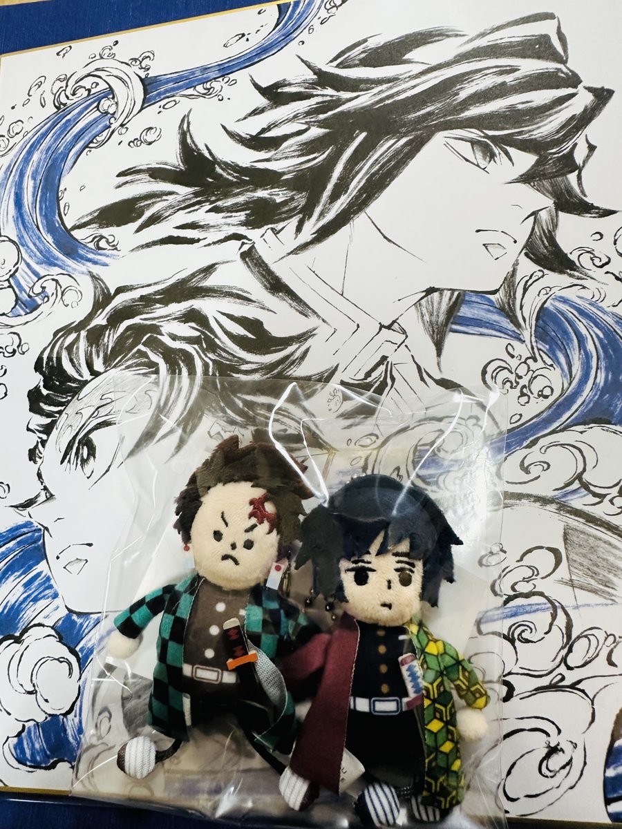 chachamaru_19's tweet photo. きたー！🥰色紙めっちゃかっこいいし、てちぬい可愛い！ꉂ🤣𐤔 https://t.co/JxQngr4ZuE