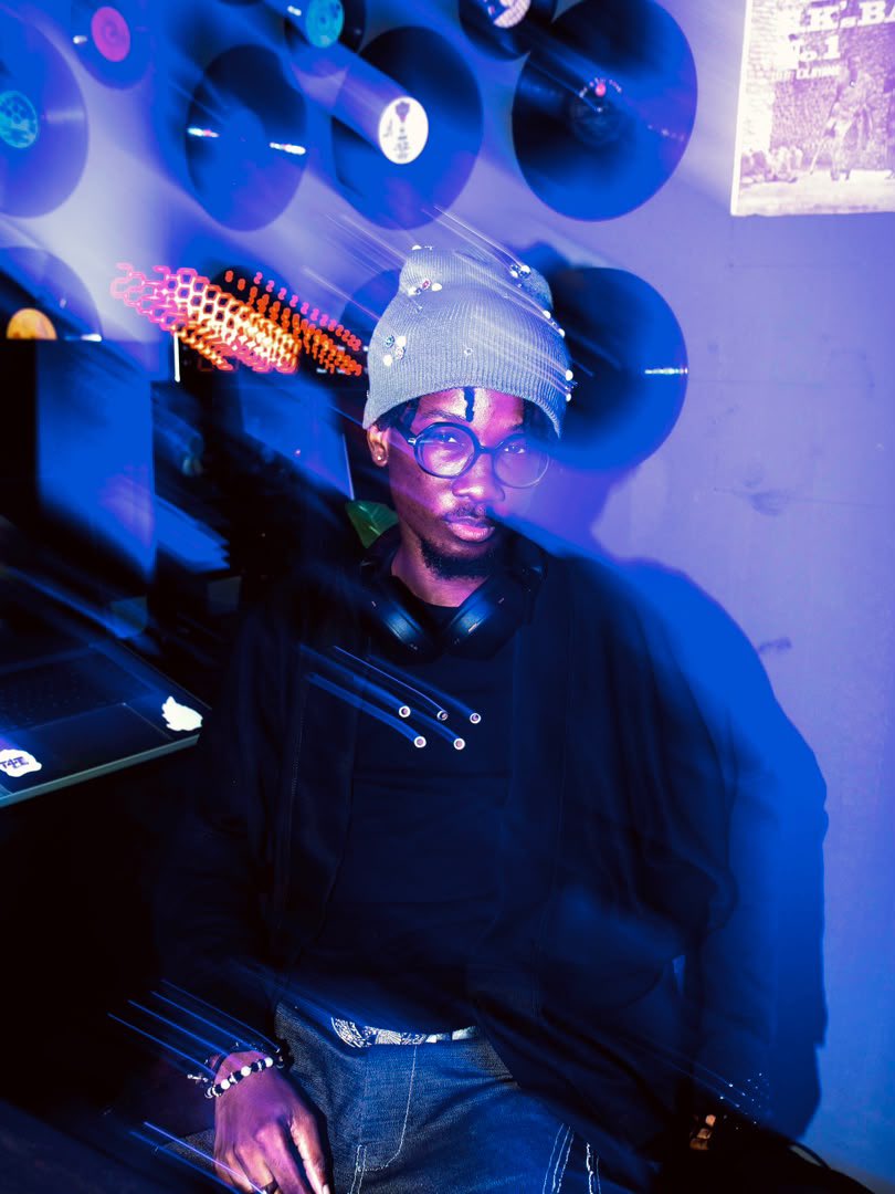 koftownFlower's tweet photo. The creative scene showed up, and the cameras captured everything. Dat Art God’s documentary is officially out.

🎬 https://t.co/9Coh6LjRer

#DatArtGod #Jamesonwhiskey #goldblockparty #mainlandblockparty https://t.co/XLYzgikwqV