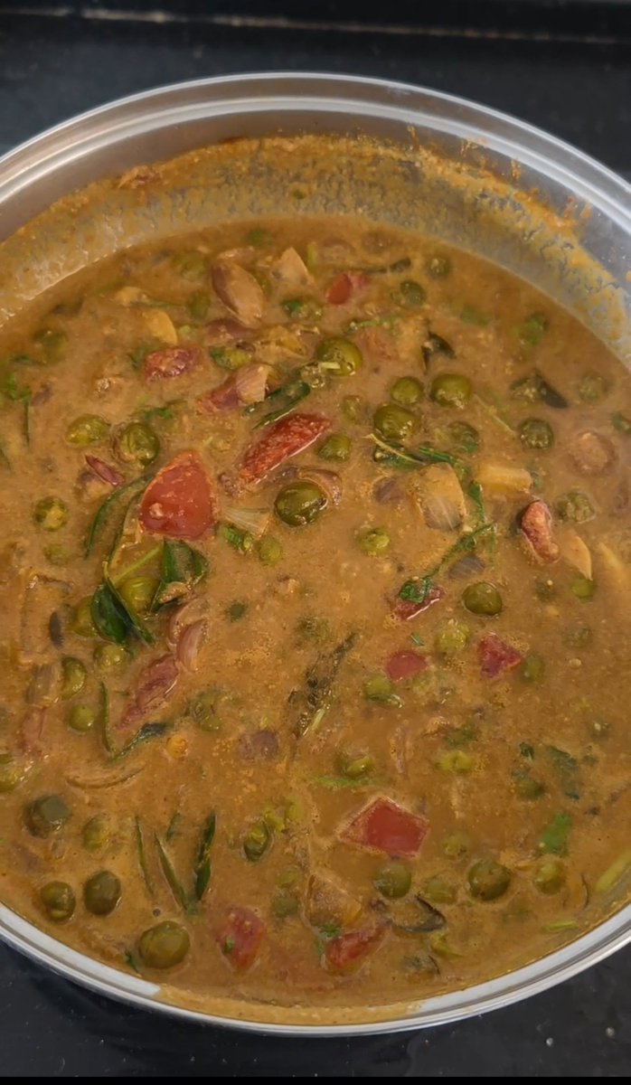 HinduGirlTweets's tweet photo. Sundakkai Puli Kulambu/ Chundakka Pulinkari/ Bhurat Imli paani sabji/ Turkey Berry Tamarind Water Curry

#vegan #southindian #turkeyberry #pulikulambu #food #foodie https://t.co/INzTfQ3W2P