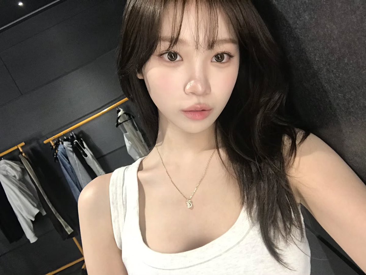 sserapics's tweet photo. HER BEST LOOK https://t.co/xmX9yJzi8k