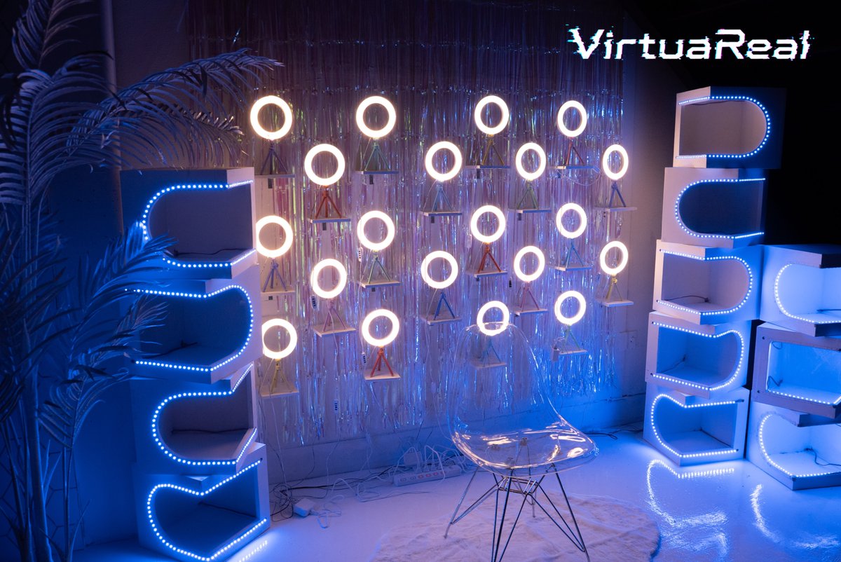 S_VirtuaReal's tweet photo. ＼2026.8.1 PRE OPEN🎊／

『Studio VirtuaReal』
鮮やかなネオンライトとLEDが織りなす空間は、まるでバーチャル世界に迷い込んだかのよう⚡️

没入感あふれる空間で、圧倒的非日常の撮影体験をお届けします📸 https://t.co/eiNDDhQAlw