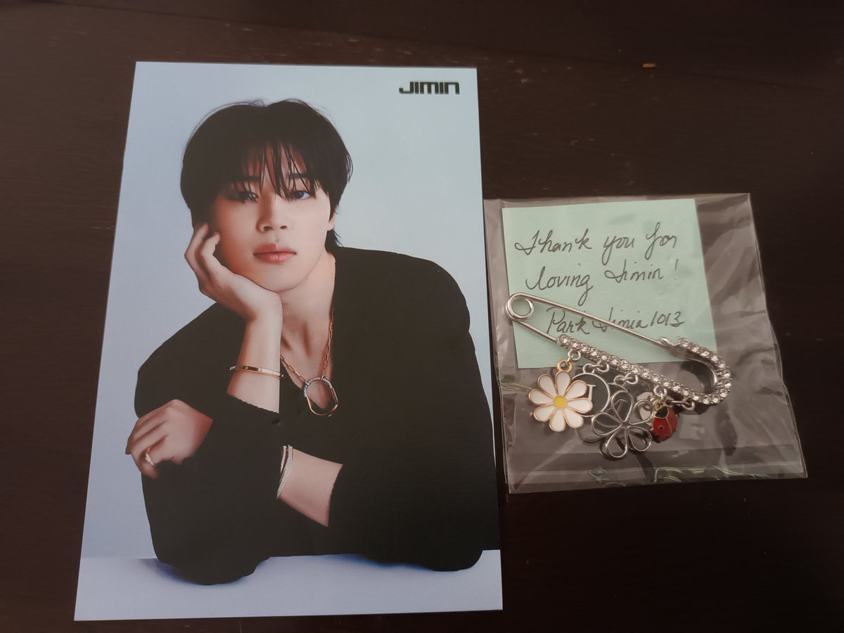 crashiepuh's tweet photo. @ParkJimia1013 
@JMschmetterling 

Thank you so much for your wonderful Gift. 
It will get a special place ♡

I would be glad if I am of help in another future project too.

Thank you on @PARKJIMIN_GER for the Project #JiminTruckinMunich and everyone who was involved and who made this real too ♡